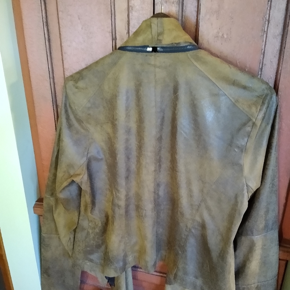 Jacket - Picture 3 of 4